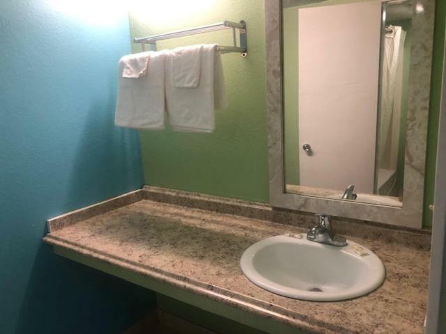 Seminole Inn Donalsonville ภายนอก รูปภาพ